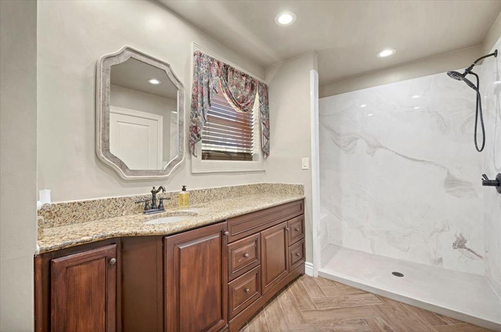 5550 Ne 50th Street Property Photo 31