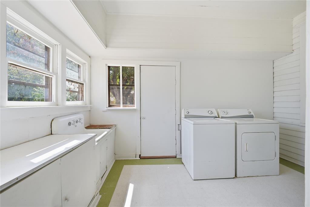 315 W Vilas Avenue Property Photo 22