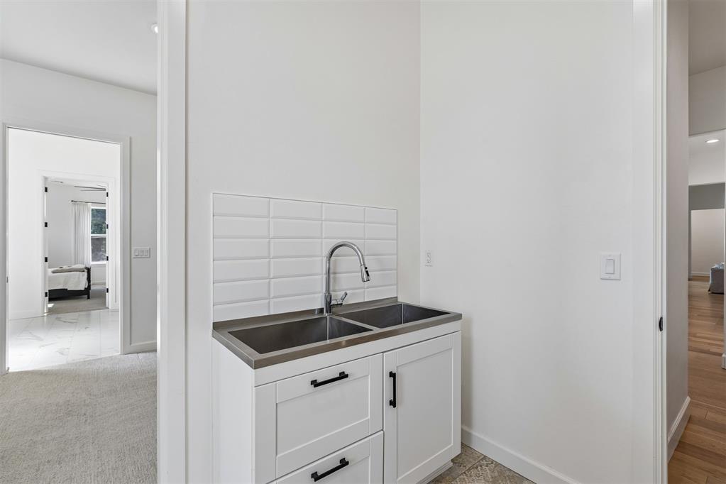 330 Old Farm Road Property Photo 21