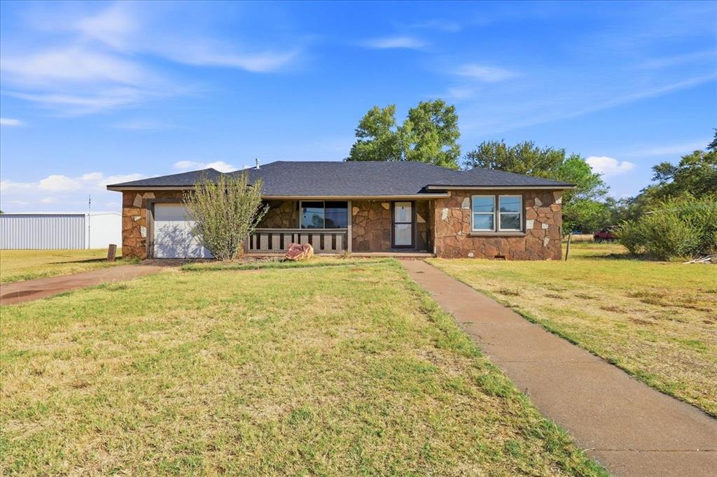 2201 E State Highway 66 Property Photo 1