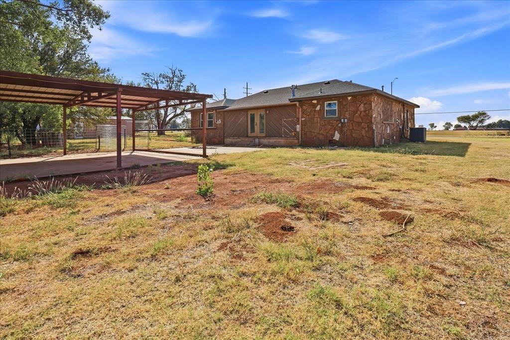 2201 E State Highway 66 Property Photo 20
