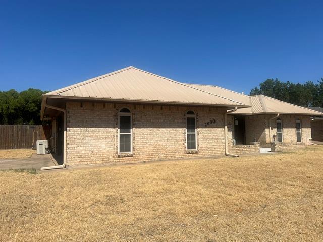 2600 N Robin Street Property Photo 2