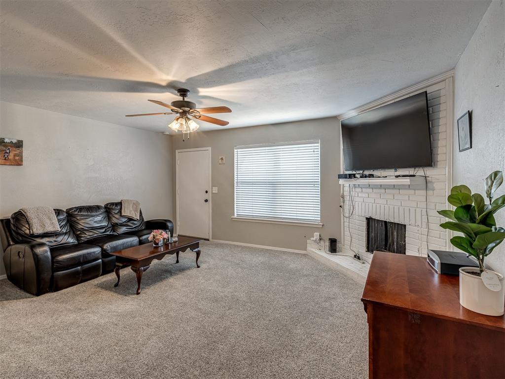 6742 N Meridian Avenue Property Photo 1