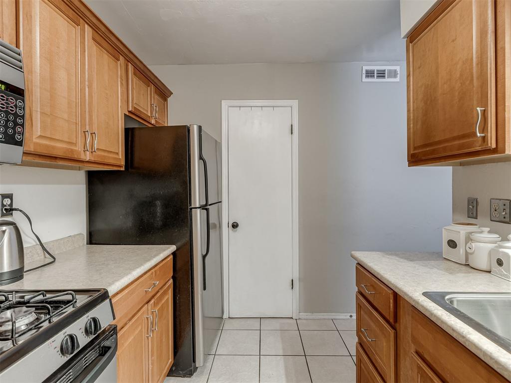 6742 N Meridian Avenue Property Photo 7