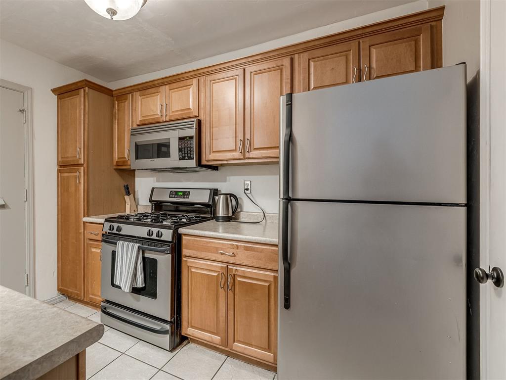 6742 N Meridian Avenue Property Photo 9