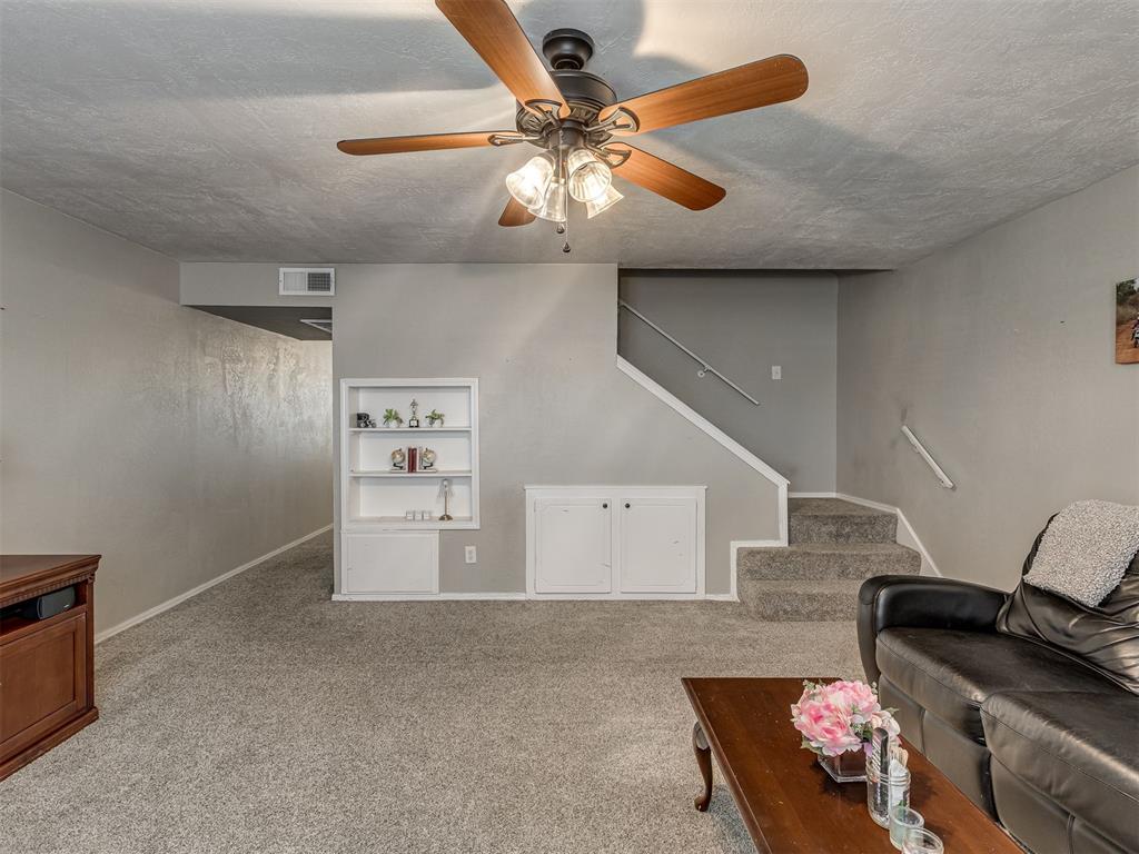 6742 N Meridian Avenue Property Photo 17