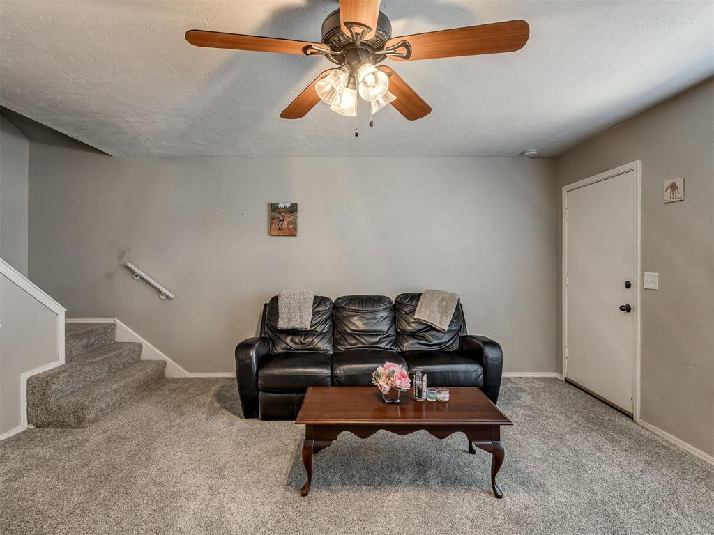 6742 N Meridian Avenue Property Photo 18