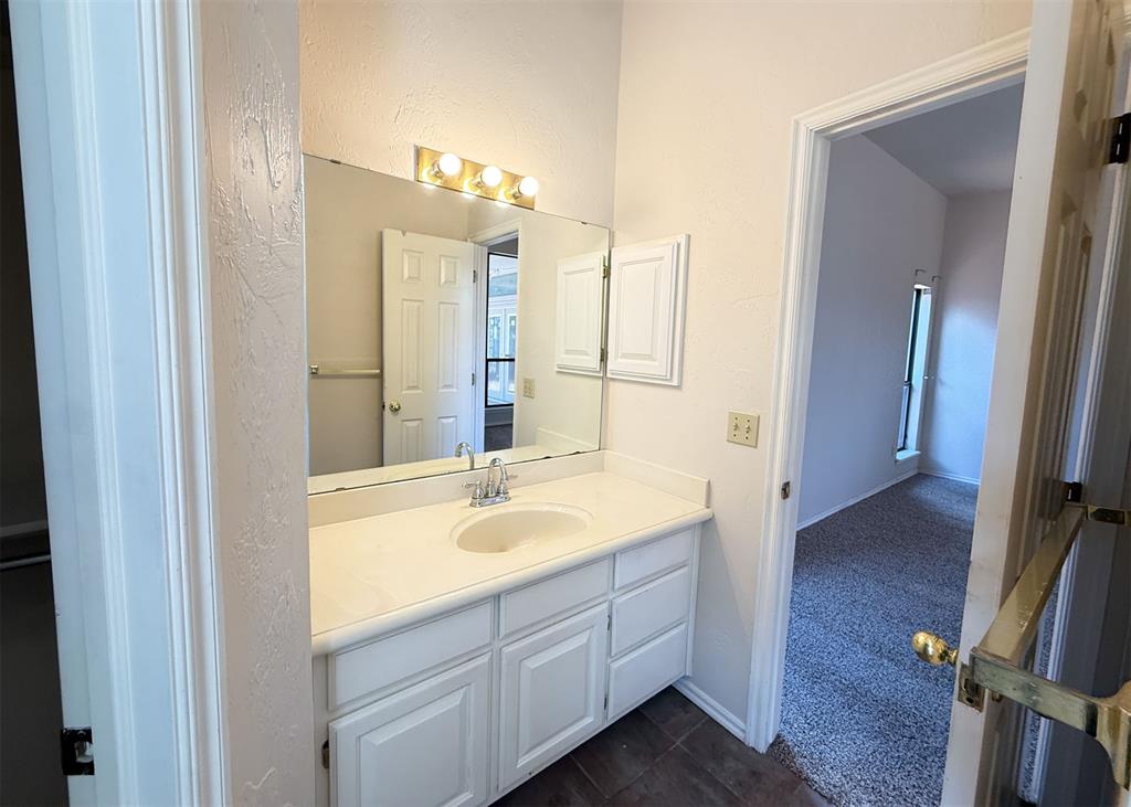 6512 Nw 131st Street Property Photo 11