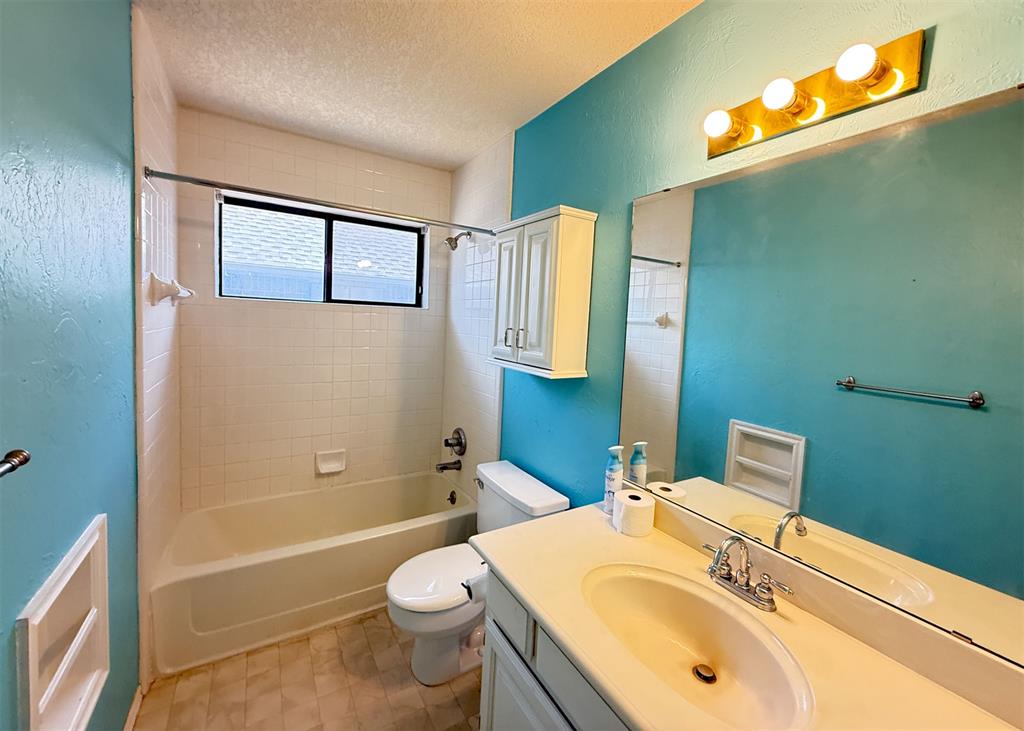 6512 Nw 131st Street Property Photo 13