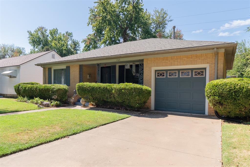 725 N Ash Property Photo 2