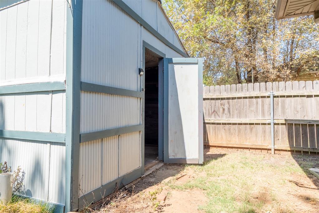 725 N Ash Property Photo 26