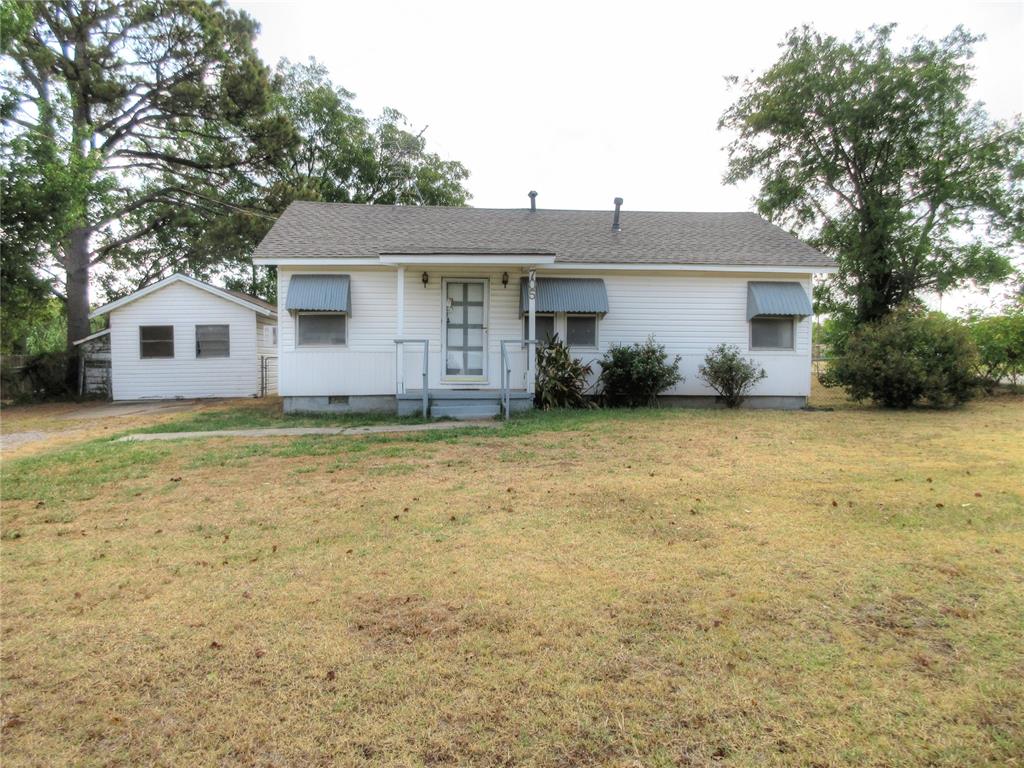 705 N Rangeline Street Property Photo 1