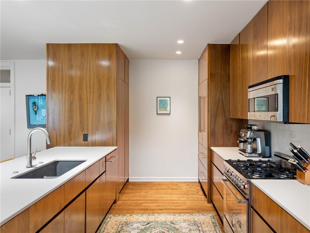 720 W Boyd Street 206 Property Photo 4