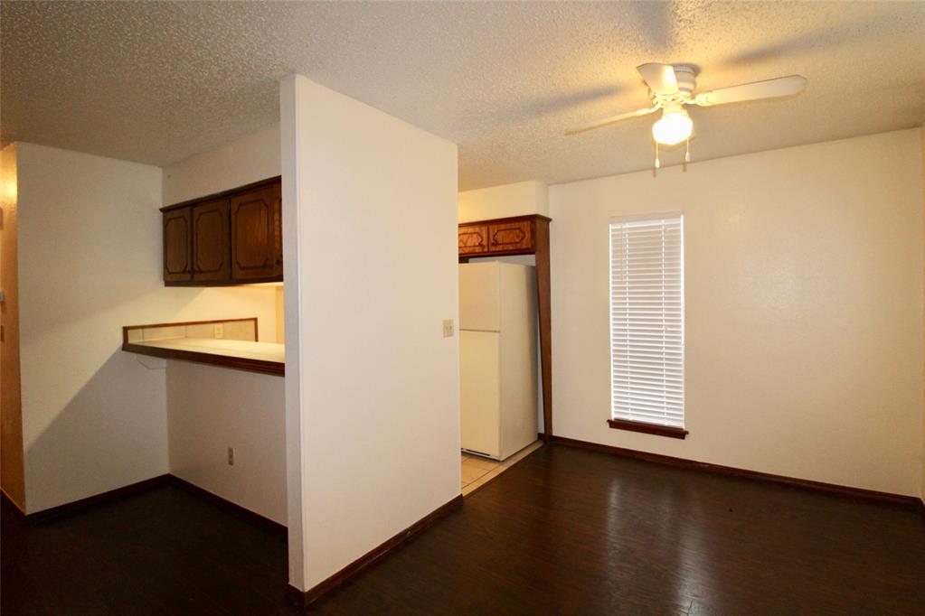 902 Acacia Circle 902 Property Photo 2
