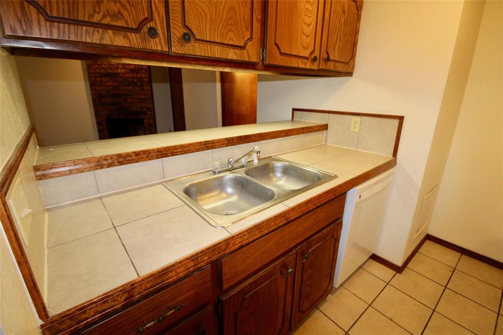 902 Acacia Circle 902 Property Photo 3