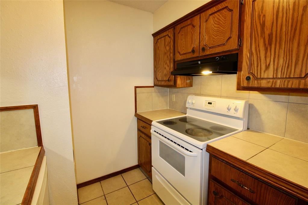 902 Acacia Circle 902 Property Photo 4