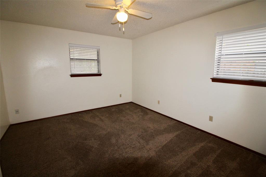 902 Acacia Circle 902 Property Photo 6
