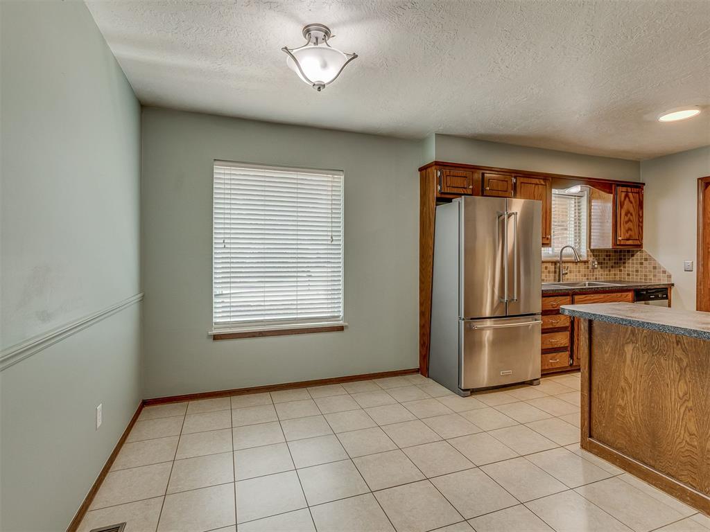 2004 Oak Forest Drive Property Photo 12