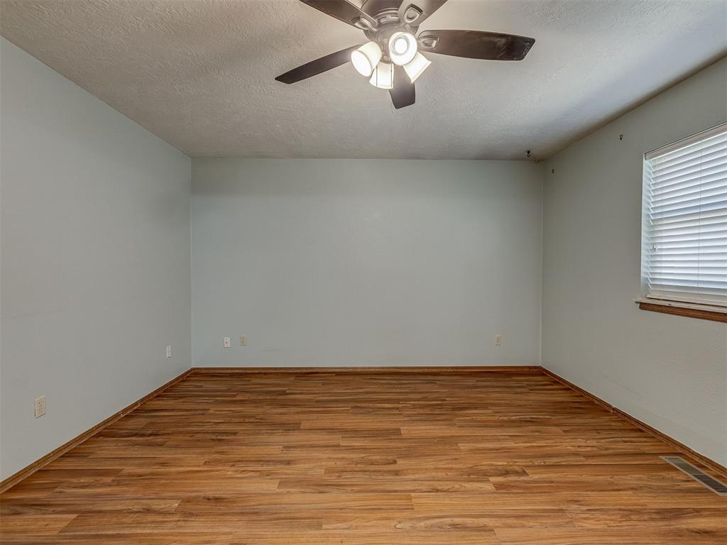 2004 Oak Forest Drive Property Photo 20