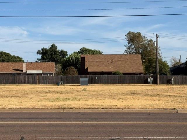 1105 E Tamarack Road Property Photo 1