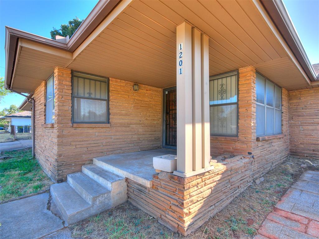 1201 Ne 45th Street Property Photo 1