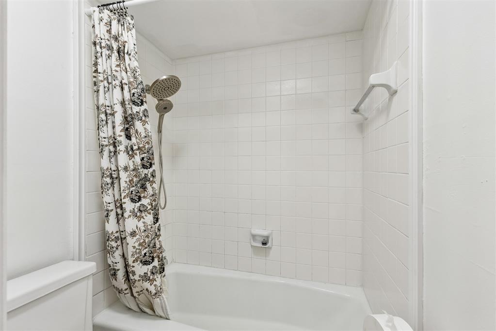 219 Park Place Property Photo 34