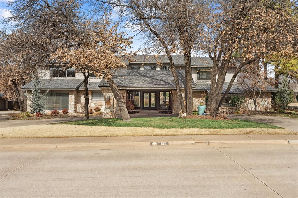 1011 Saint Andrews Drive Property Photo 1