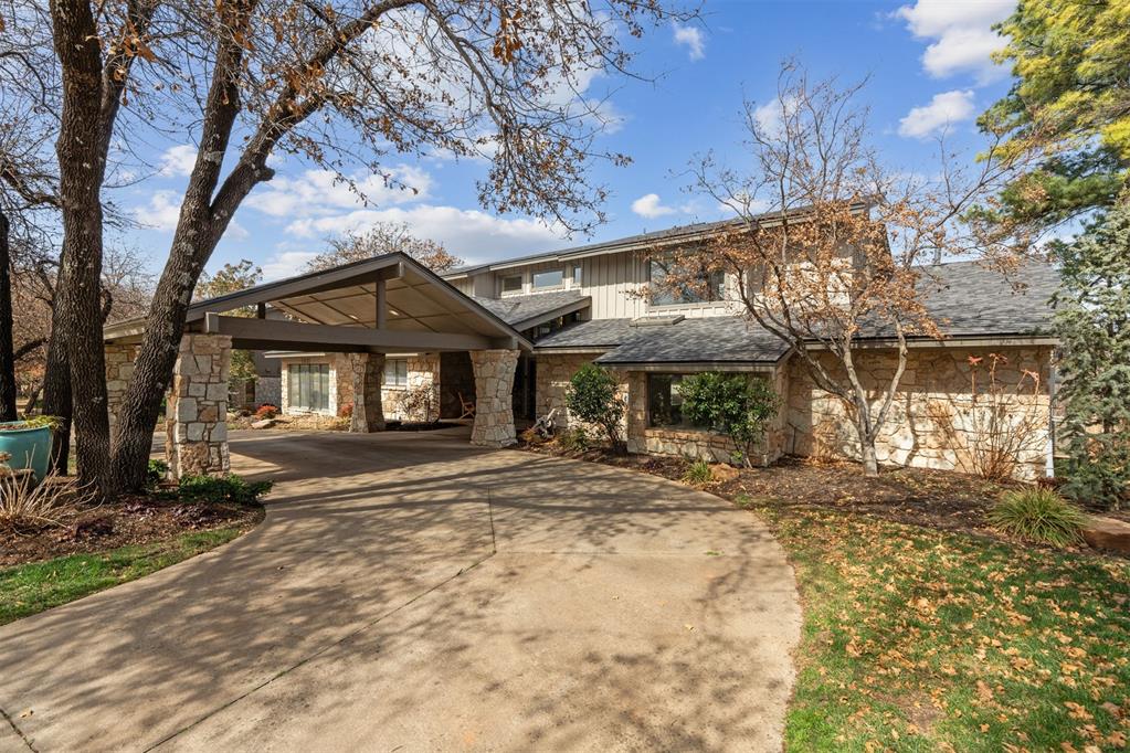 1011 Saint Andrews Drive Property Photo 2