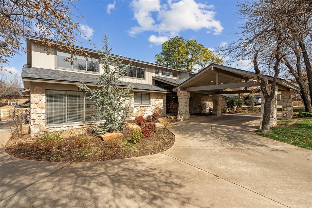 1011 Saint Andrews Drive Property Photo 3