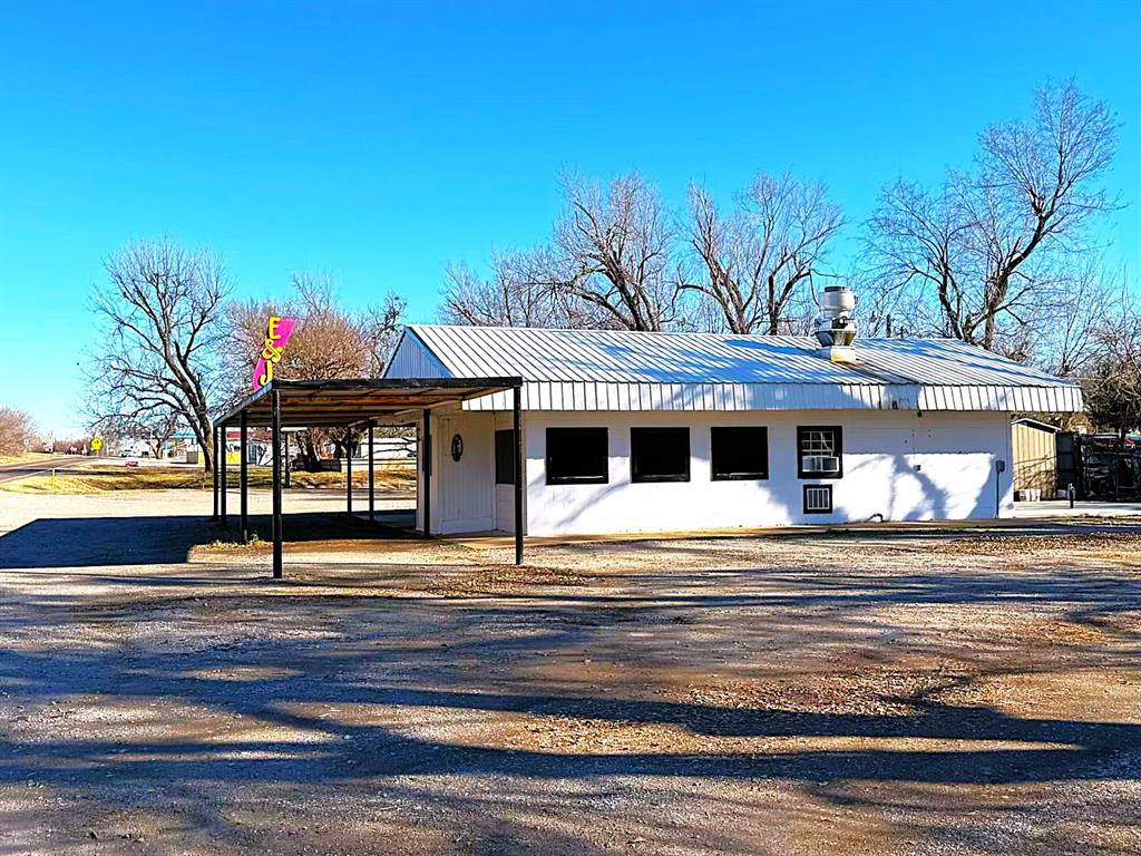 416 E Apache Trail Road Property Photo 1