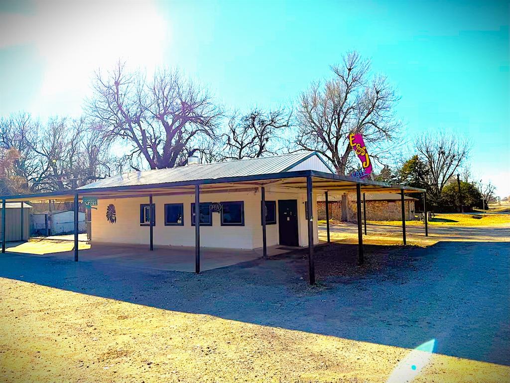 416 E Apache Trail Road Property Photo 2