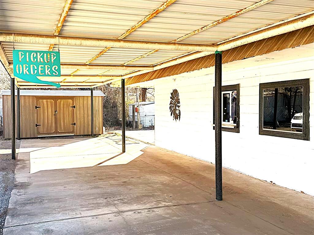 416 E Apache Trail Road Property Photo 5