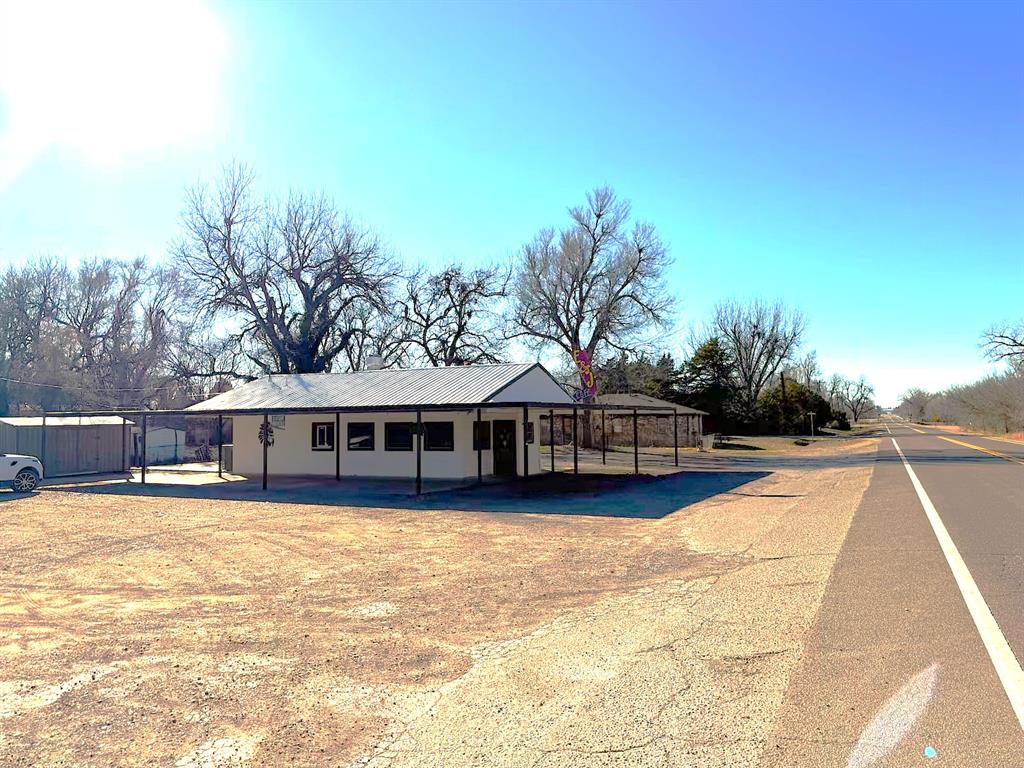 416 E Apache Trail Road Property Photo 7