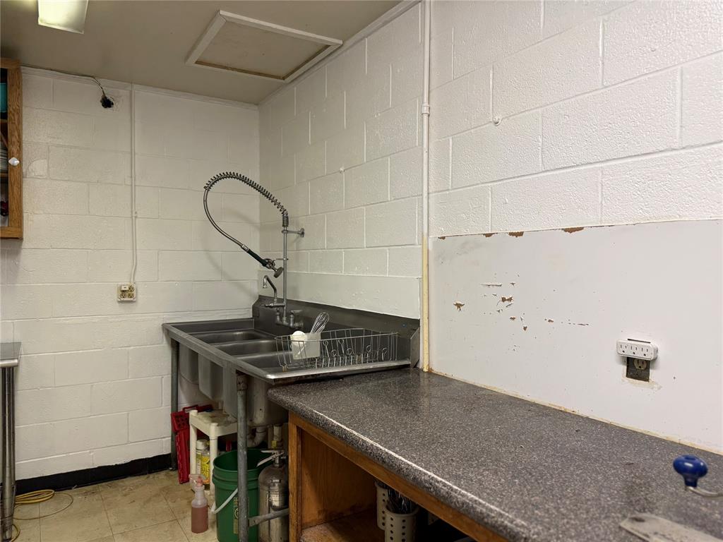 416 E Apache Trail Road Property Photo 18