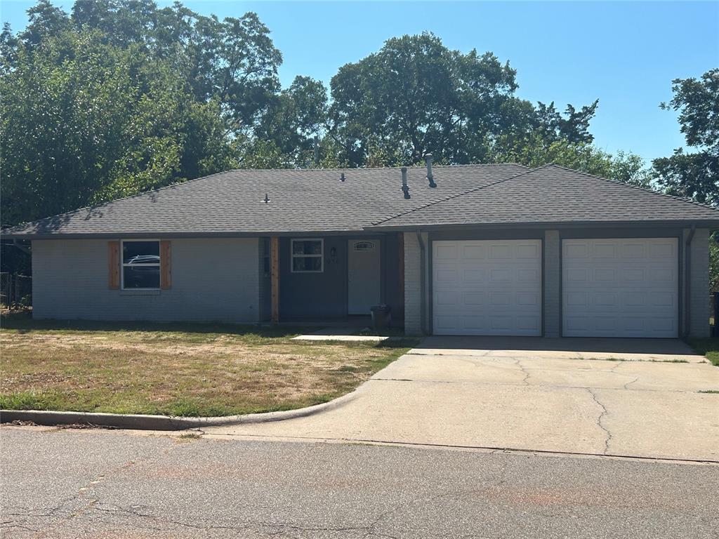936 W Lovers Lane Property Photo 1
