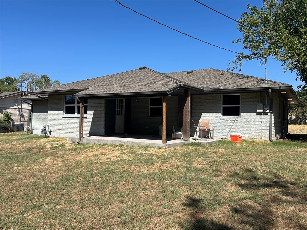 936 W Lovers Lane Property Photo 3