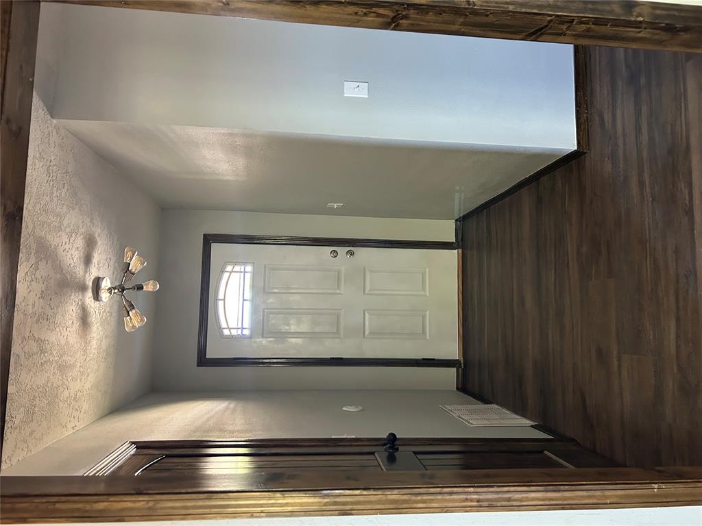 936 W Lovers Lane Property Photo 14