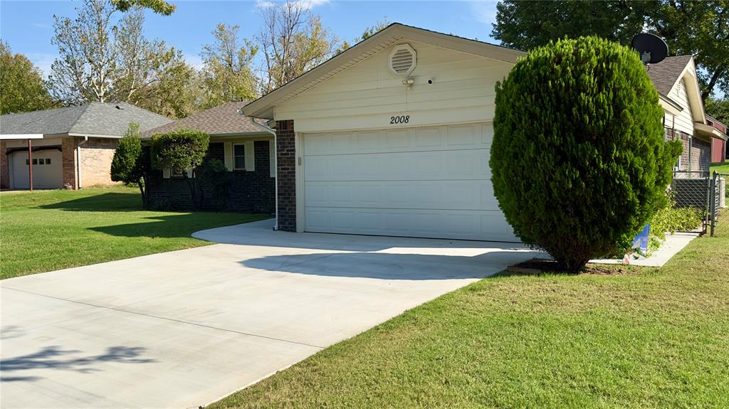 2008 W Cedar Ridge Drive Property Photo 4