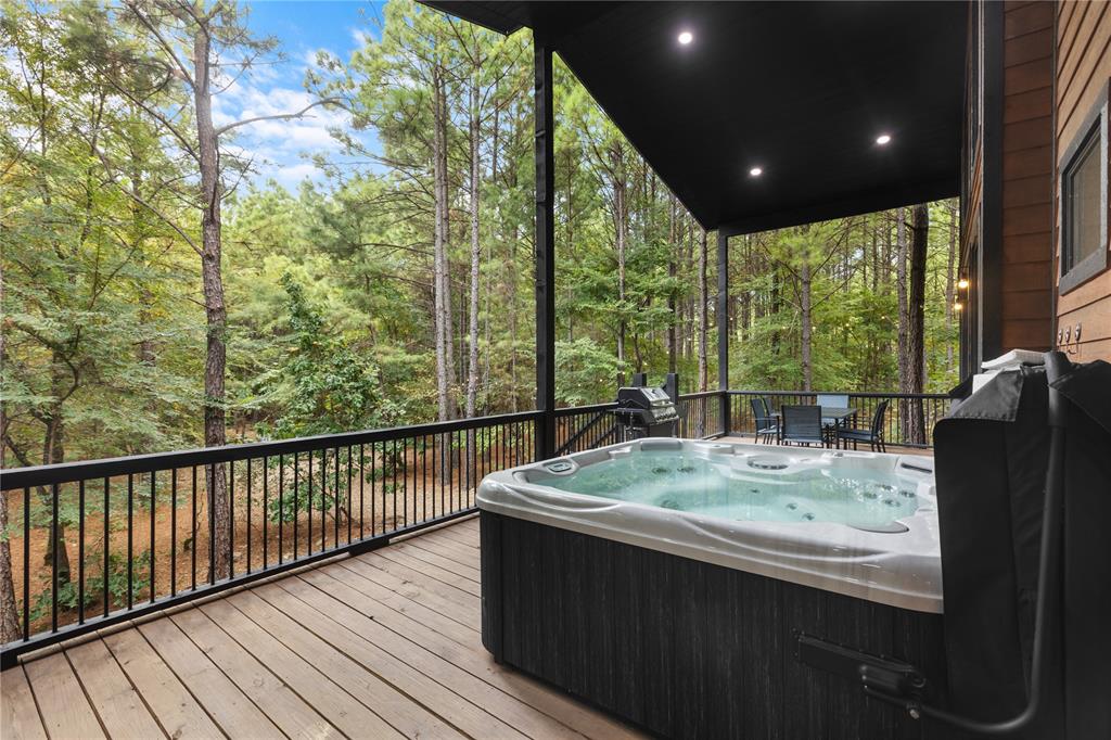 125 Bear Cedar Trail Property Photo 26