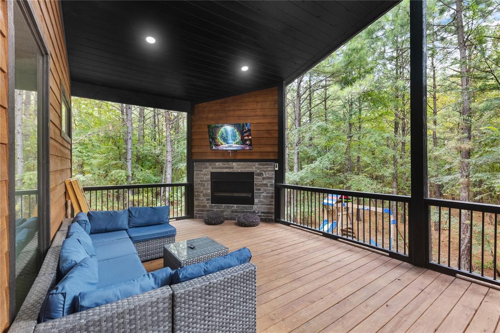 125 Bear Cedar Trail Property Photo 27