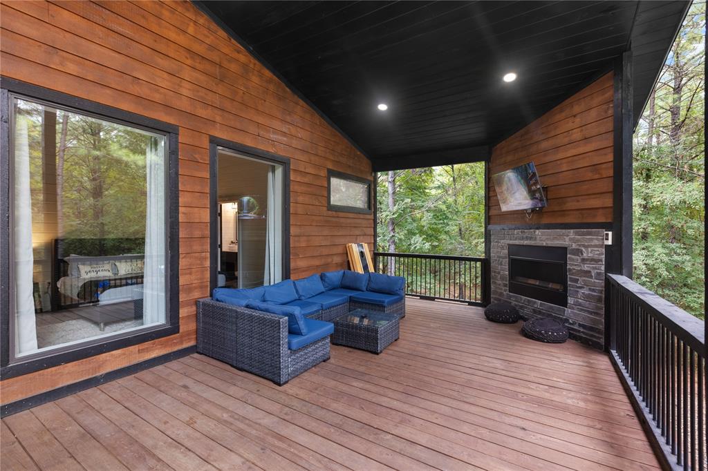 125 Bear Cedar Trail Property Photo 28