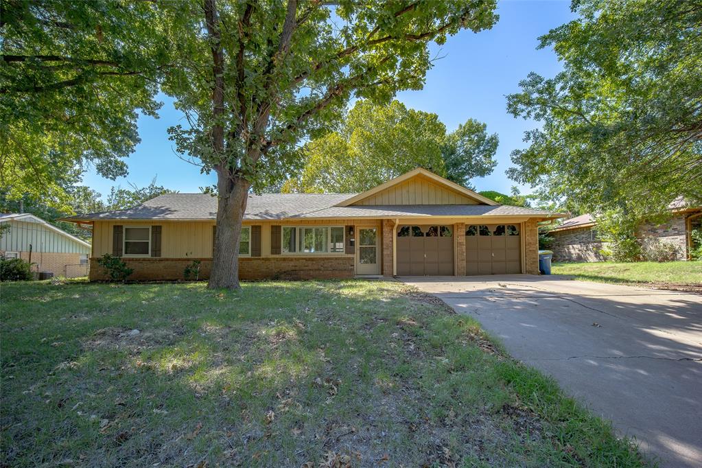 902 N Benjamin Street Property Photo 1