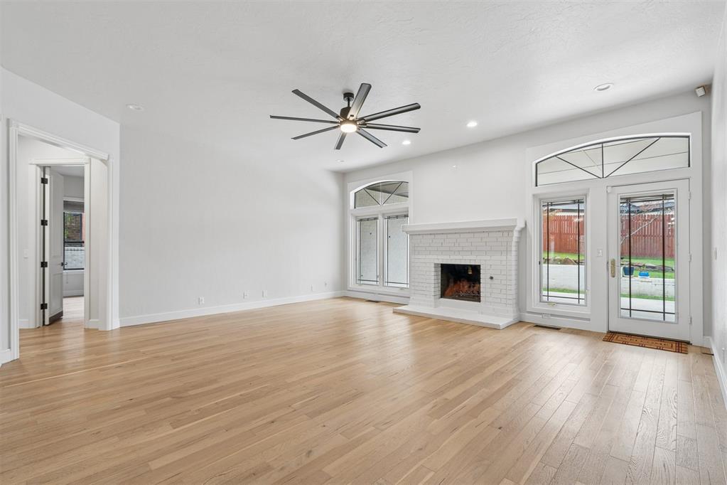 4712 Fountain Gate Drive Property Photo 6