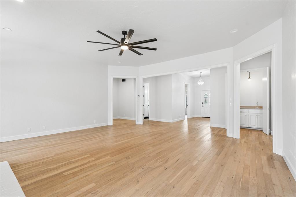 4712 Fountain Gate Drive Property Photo 8