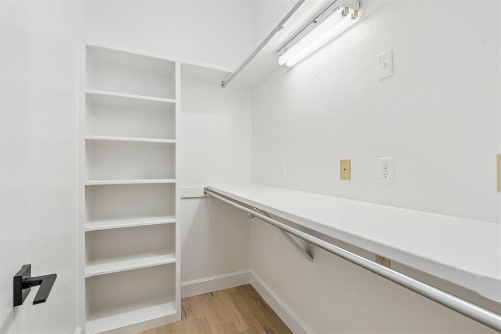 4712 Fountain Gate Drive Property Photo 21