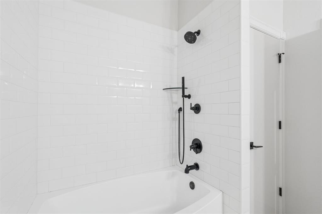 4712 Fountain Gate Drive Property Photo 38