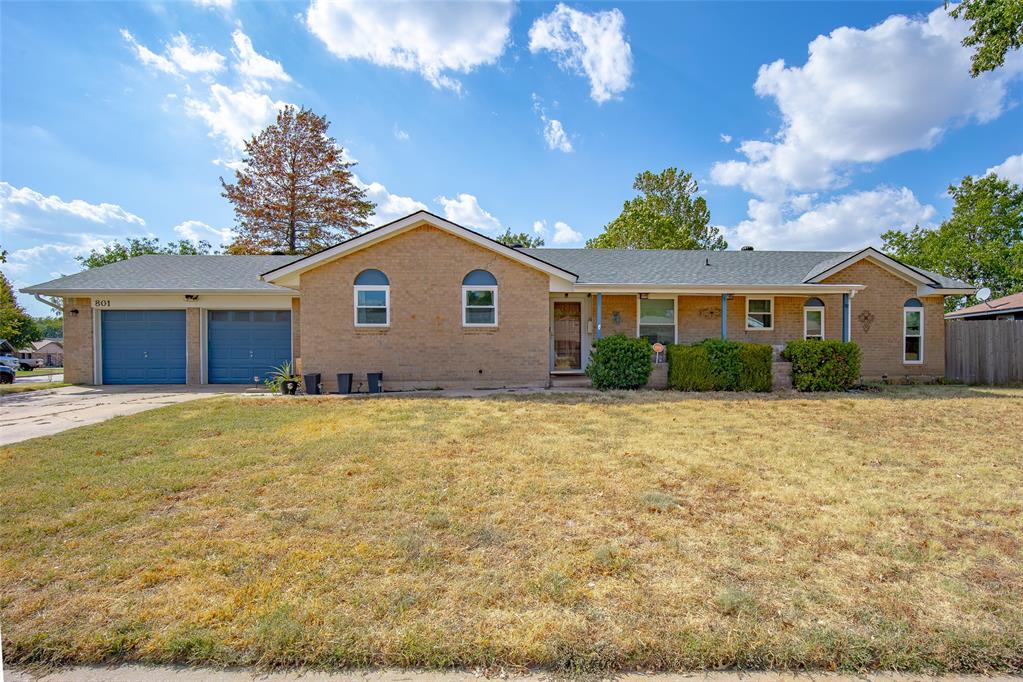 801 N Markwell Avenue Property Photo 1