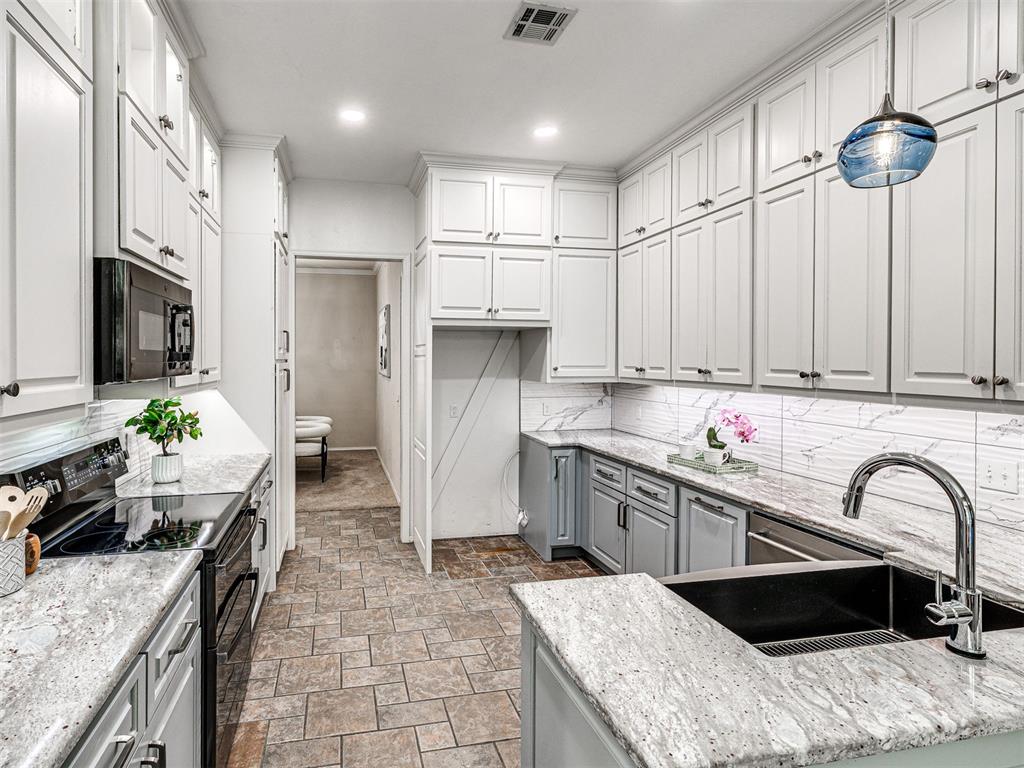 15208 Grand Parke Drive Property Photo 14