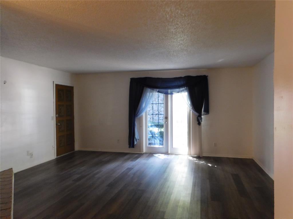 6026 Nw Expressway B Property Photo 2