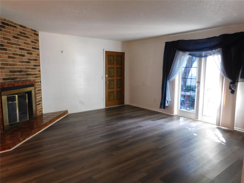 6026 Nw Expressway B Property Photo 3